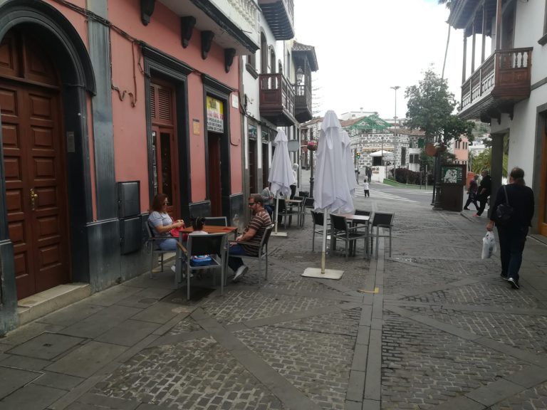Las terrazas y comercios minoristas de Teror vuelven a abrir sus puertas