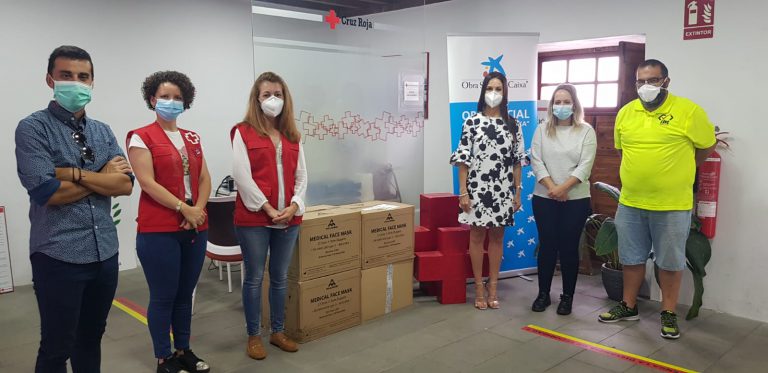 El Cabildo distribuirá en los centros sociosanitarios 8.600 mascarillas adquiridas con la iniciativa “Deporte en casa por La Palma”
