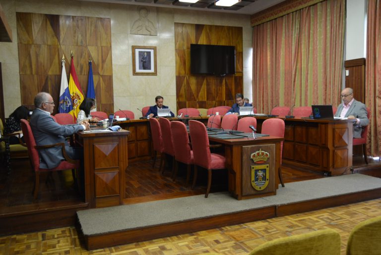 Las becas del Cabildo cubren no solo el estado de alarma sino la totalidad del curso escolar