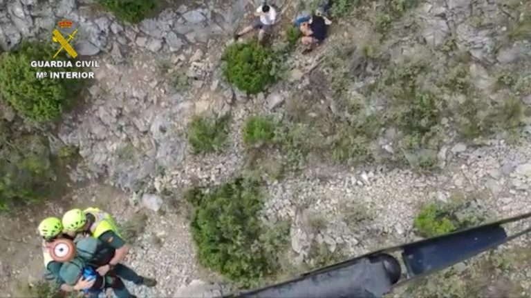 Rescatado un senderista tras caer 15 metros por un barranco en Málaga