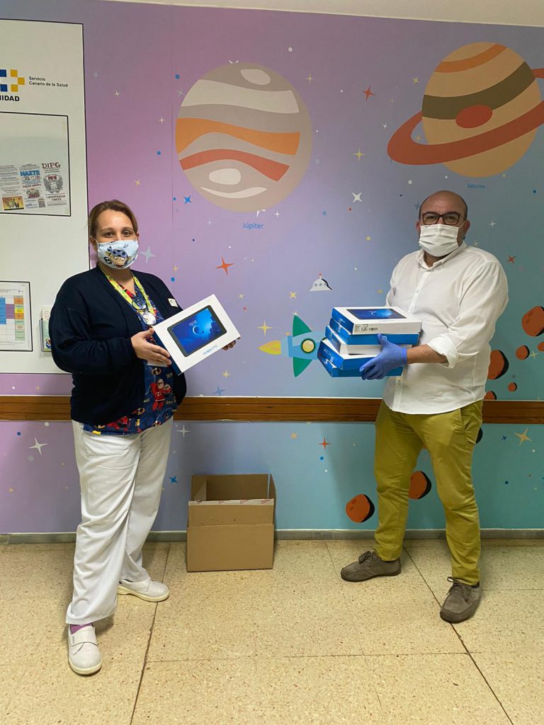 El SCS y Pequeño Valiente reciben tablets de la Fundación Orange para facilitar la comunicación en hospitales y residencias 