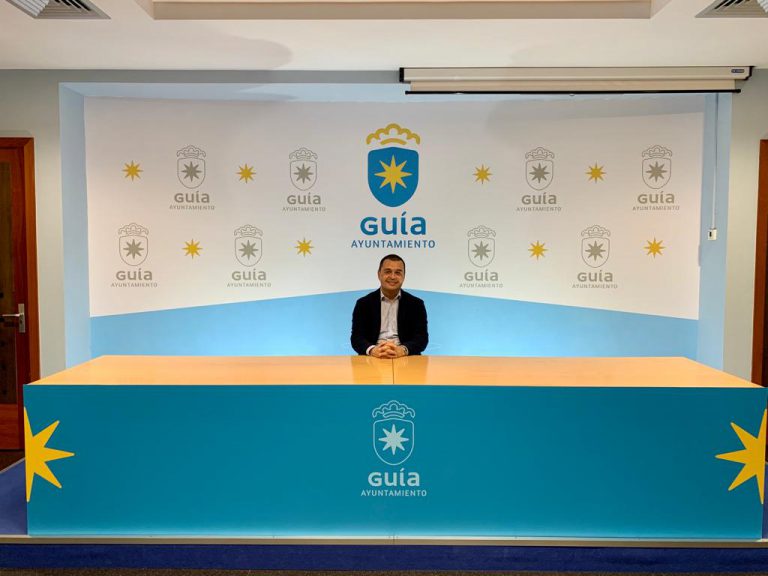     El alcalde, Pedro Rodríguez, presenta la nueva Marca Corporativa del  Ayuntamiento de Guía