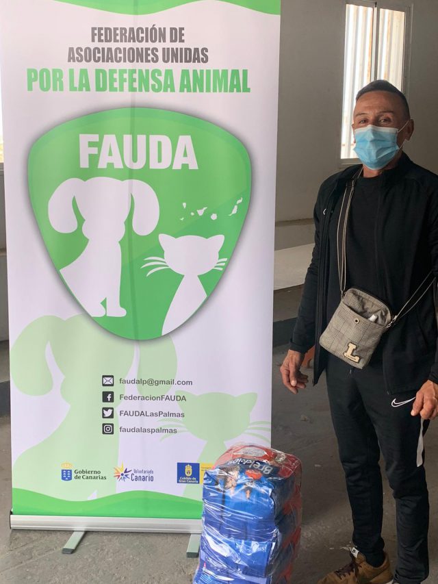 El Ayuntamiento colabora con Fauda en el reparto de comida para más de 150 mascotas de familias en situación de vulnerabilidad 1 Fauda 2