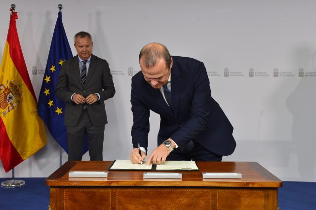 El Ayuntamiento suscribe un protocolo con el Gobierno de Canarias para ampliar el parque de vivienda pública con 400 nuevos hogares 1 Hidalgo suscribe el protocolo con el Gobierno de Canarias para edificar 400 viviendas en el municipio
