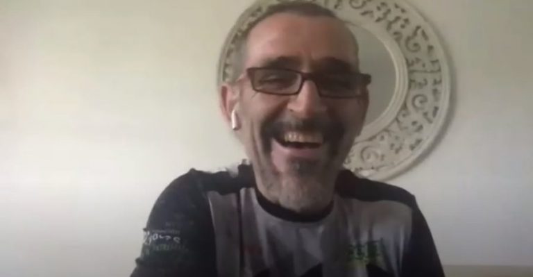 Kini Carrasco, el hermano ‘malo’ de los Dalton e icono del triatlón