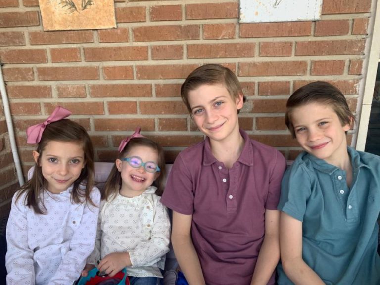 Los hermanos de personas con discapacidad intelectual, una pieza clave en las familias durante la pandemia