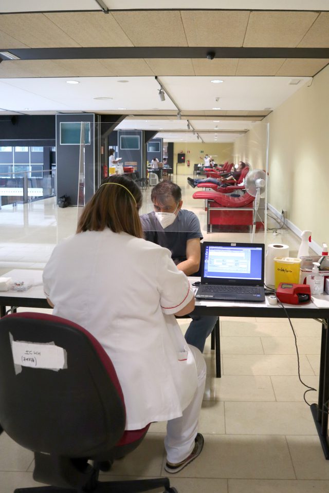 La sala cuenta con seis puestos de extracción