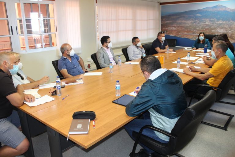 El Ayuntamiento aborda con el tejido empresarial las ayudas y la puesta en marcha de campañas de apoyo al comercio local