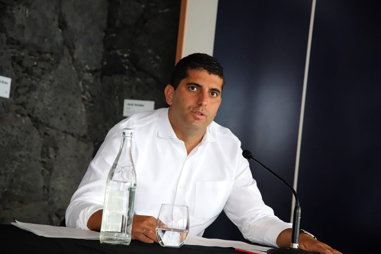 El consejero de los Centros denuncia el “trato de favor y el amiguismo” que esconde el Museo Atlántico