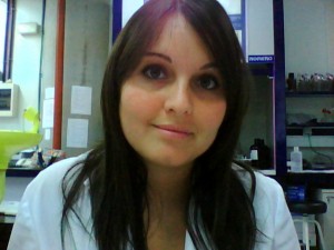 ULPGC.- La investigadora Sarah Montesdeoca estudia cómo afectan los protectores solares al medioambiente