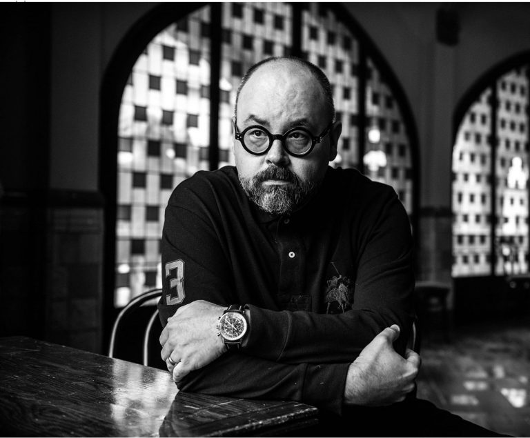 Muere el escritor Carlos Ruiz Zafón, autor de 'La sombra del viento'