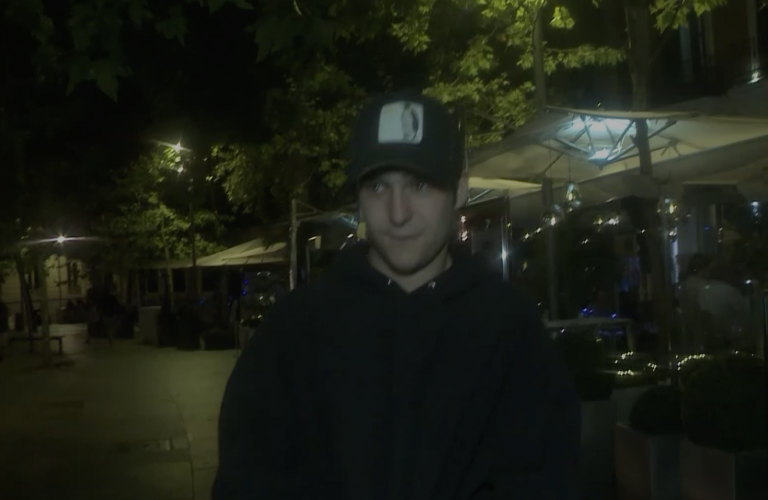 La reacción de Froilán cuando una periodista le pregunta por los problemas de su abuelo