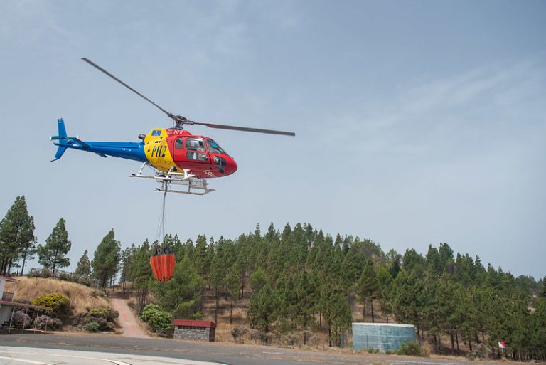 El segundo helicóptero contraincendios del Cabildo se incorpora para afrontar el la temporada de verano en Gran Canaria