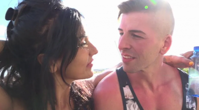 El inesperado beso de Maite Galdeano y Labrador en 'La casa fuerte'