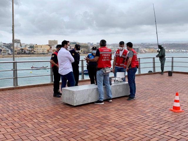 La Policía Local intensifica con un dron el control en las playas de la ciudad durante la desescalada 3 policía local dron 1