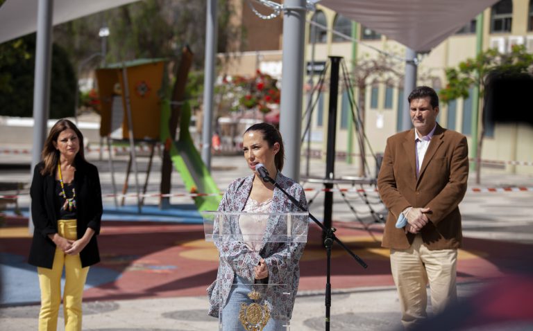 Santa Cruz de Tenerife estrena zonas de sombra en sus parques infantiles