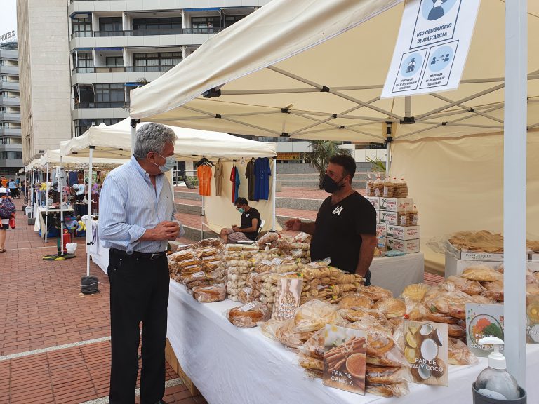 El Ayuntamiento impulsa un Mercadillo de Artesanía en Las Canteras