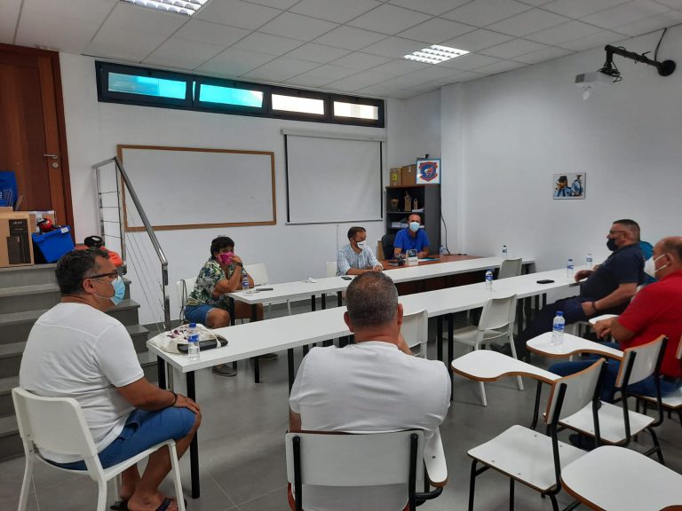 El Cabildo y los equipos de lucha canaria se unen por la seguridad de los deportistas