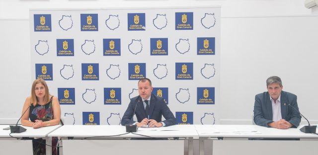 El Ayuntamiento capitalino cede terrenos al Cabildo para la construcción de dos centros residenciales para casi 200 personas 1 50132539918 ecaff6f3f0 k