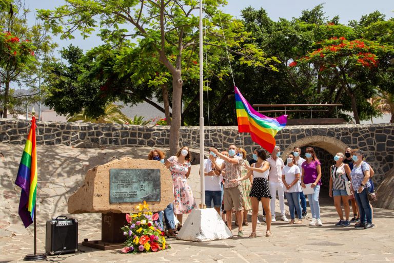 Adeje rinde homenaje a Pedro Zerolo en su 60 aniversario
