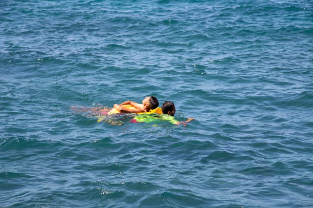 Adeje amplía los recursos para la seguridad en playas con la adquisición de casi un centenar de salvavidas automáticos 1 ADEJE 80 IMG 9424 copia