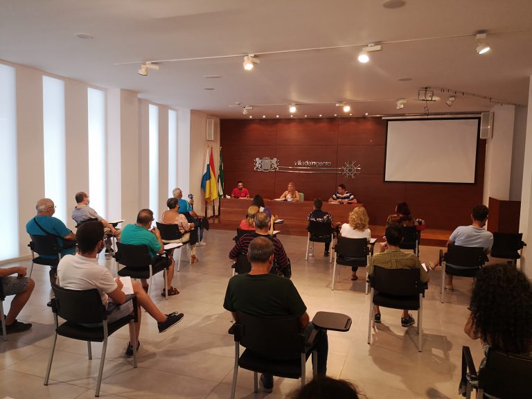 Colectivos culturales y artistas locales conocen las nuevas medidas de seguridad para retomar su actividad