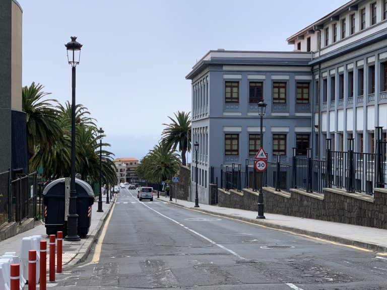 La Laguna estrena iluminación LED en la calle Pedro Zerolo en su apuesta por la tecnología sostenible y eficiente