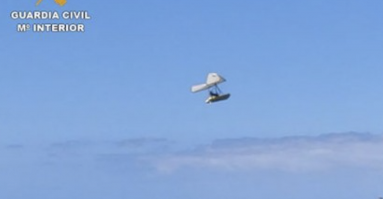 La Guardia Civil intercepta una lancha voladora en Tenerife