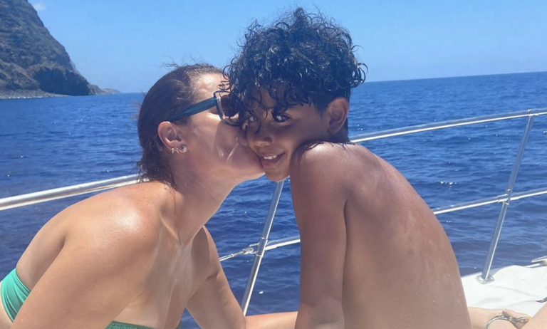 La policía investiga al hijo de Cristiano Ronaldo por conducir una moto de agua con 10 años