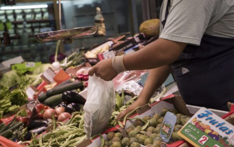 El INE confirma que el IPC cayó un 0,3% en junio, seis décimas menos que en mayo