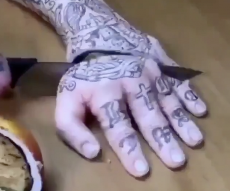 El escalofriante hilo de tranpantojos donde nada es lo que parece