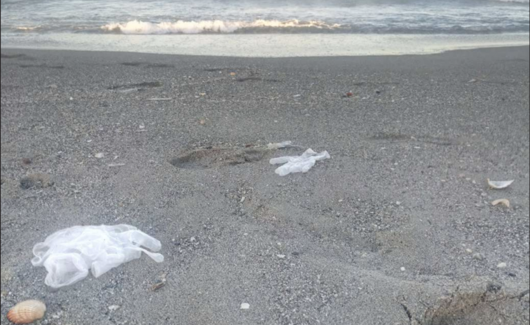 Conoce qué playas tienen bandera negra en España