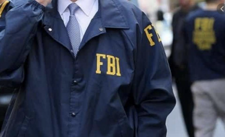 Un exagente de FBI arremete con un camión contra un grupo de jóvenes que se reían de él