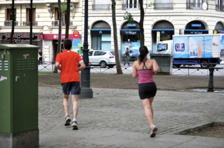 El 44% de los españoles aumentaron de peso durante el confinamiento