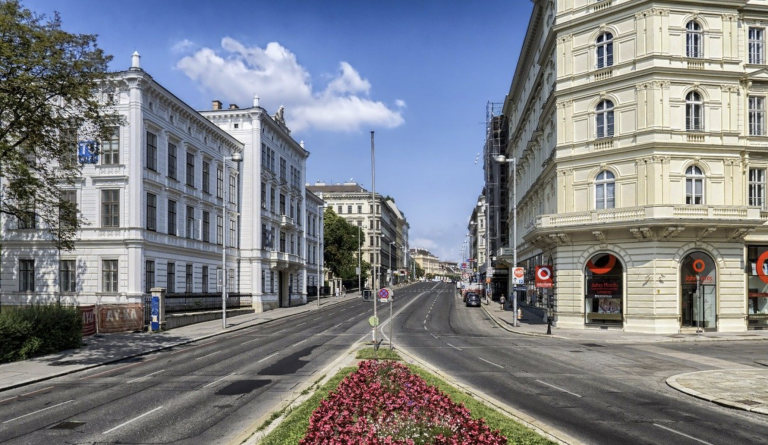 Condenada a seis meses de cárcel por violar la cuarentena en Austria