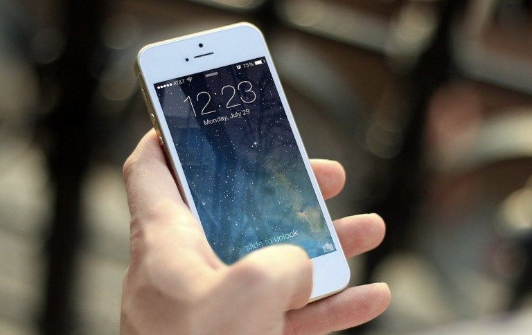 Estafa a una anciana 40.000 dólares por teléfono fingiendo ser su nieto