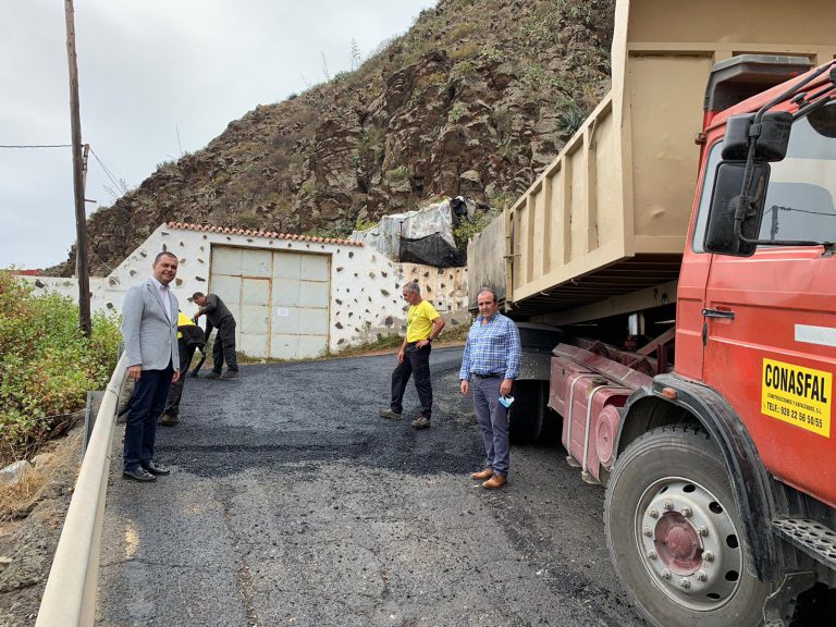 Esta semana finalizarán las obras de reasfaltado de la carretera de acceso a Montaña  de Guía
