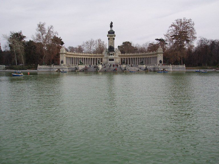 El embarcadero de El Retiro abre con nuevas medidas de seguridad