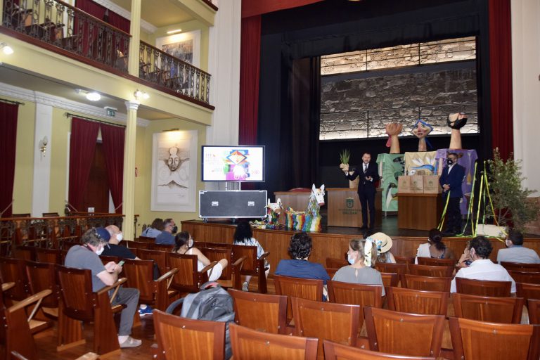La cultura prehispánica deslumbra a la delegación de la Organización Mundial de Turismo en su visita a Gáldar