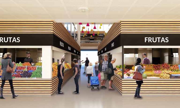 Eloy Santana visita los trabajos de colocación de los revestimientos de los puestos del Mercado Municipal