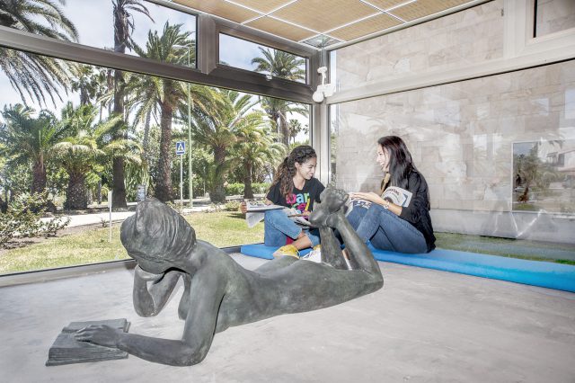 Abierta la preinscripción para estudios de Grado del 10 al 21 de julio 1 Fotos varias ULPGC folleto Pilar 23