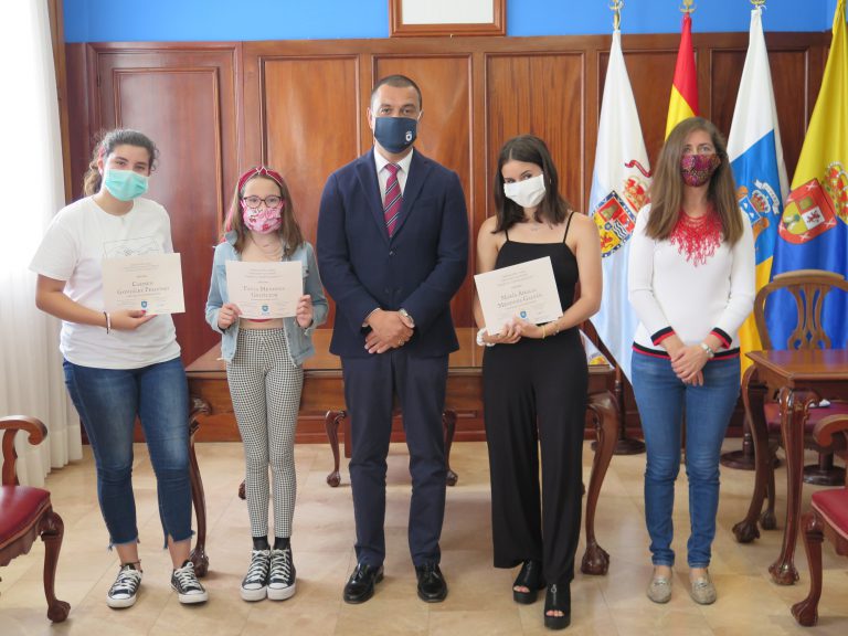 Las ganadoras de los  concursos de Poesía y Relatos Cortos ‘Desde el Confinamiento’ recibieron sus premios