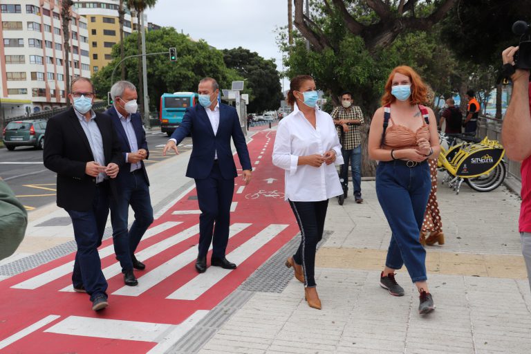 Las Palmas de Gran Canaria amplía el carril bici de la playa de las Alcaravaneras para mejorar la seguridad y la convivencia con el peatón
