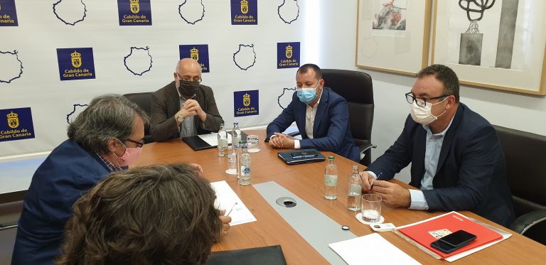 El Cabildo ya es propietario único del Edificio Insular I tras firmar la compra de la segunda planta por 1,9 millones