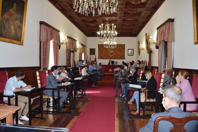 El Pleno aprueba una modificación de más de 800.000 euros para pagar facturas pendientes de años anteriores