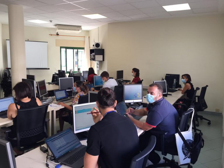 Sanidad destaca el papel de los profesionales sanitarios en el sistema de rastreos COVID-19