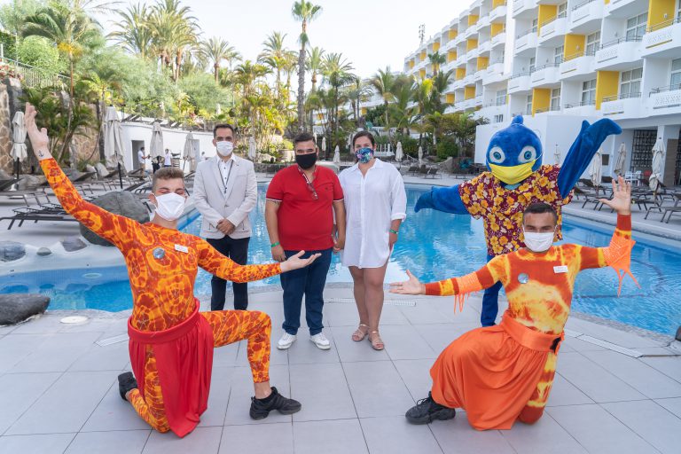 La diversión y el entretenimiento regresan al hotel Abora Catarina by Lopesan Hotels con la llegada de los primeros clientes   