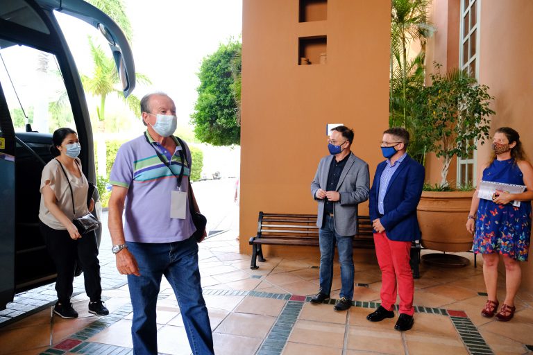 Martín Plata recibe al grupo de la OMT en el H10 Costa Adeje Palace