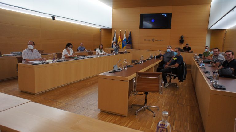 El Cabildo de Tenerife negocia con los sindicatos reducir la temporalidad en sus empleos