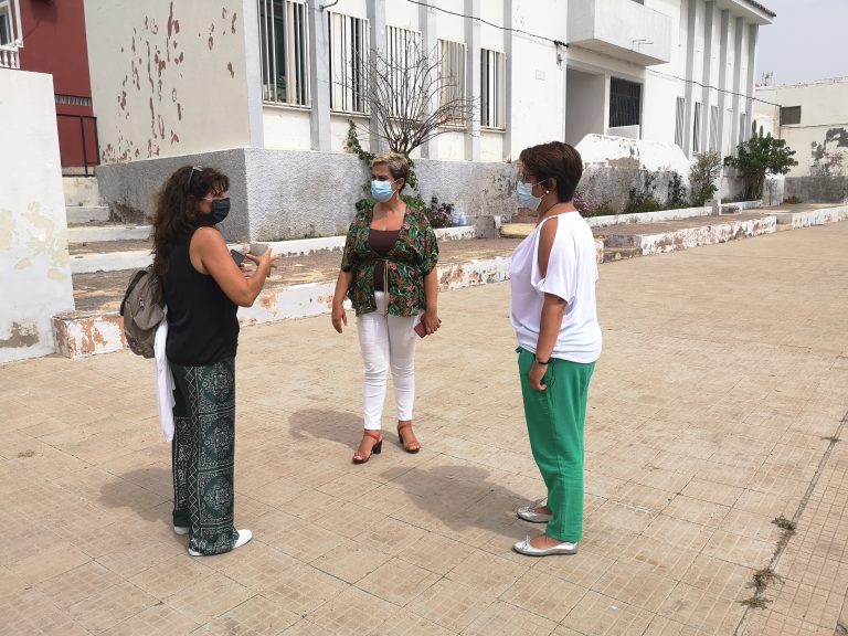 La alcaldesa propone a la consejera de Vivienda del Cabildo mejoras en inmuebles públicos del municipio